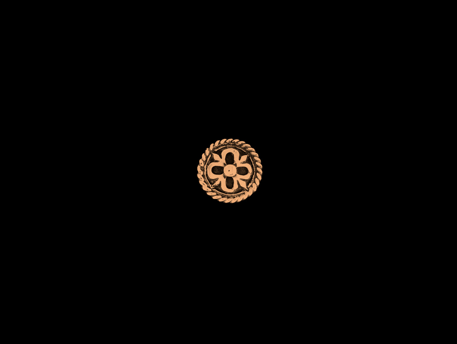 Concha Ornament C16